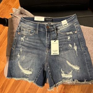 Judy blue mid rise shorts. NWT.